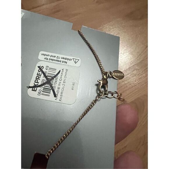 Express Woman’s Wishbone Bracelet - Picture 5 of 6